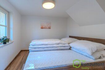 Ev.č. 01035 Prodej luxusně zrekonstruované chaty 5+1 v Ostra