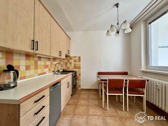 Ev.č. 01030 Nabízíme Vám pěkný, částečně zařízený byt 2+1 v 