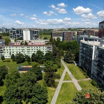 Top lokalita Karlín: 3+kk v revitalizovaném domě, lodžie, sk