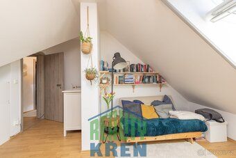 Ev.č. 004003 Světlý mezonetový byt o dispozici 3+kk a celkov