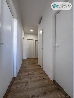 V zastoupení majitele nabízíme k prodeji prostorný cihlový b