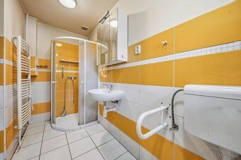 Nabízíme k prodeji prostorný rodinný dům o dispozici 7+1 v k