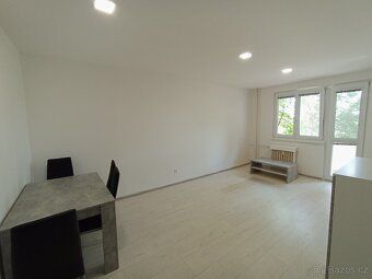 Pronájem bytu o výměře 70 m² v 1. patře domu na ulici Hlavní