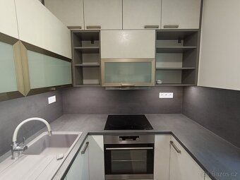 Pronájem bytu o výměře 70 m² v 1. patře domu na ulici Hlavní