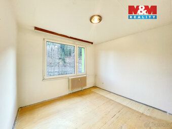 Nabízíme Vám ke koupi prostorný byt o dispozici 4+1 v osobní