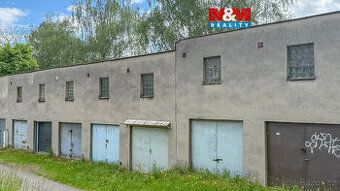 Prodej garáže v klidné části Radvanic. Cihlová řadová garáž,
