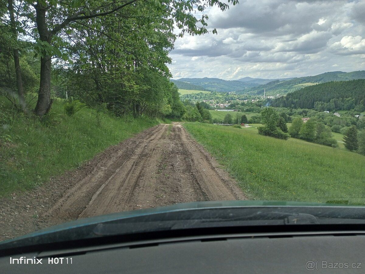 Predam pozemok 1600m2 /276kč-m2