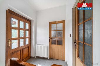 Pronájem restaurace v Radnicích u Rokycan. Cihlová budova o 