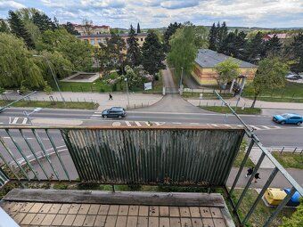 Nabízíme k pronájmu byt o dispozici 2+1 s balkonem a výměře 