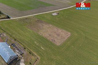 Prodej pozemku k bydlení v obci Přelovice. Nabízíme stavební