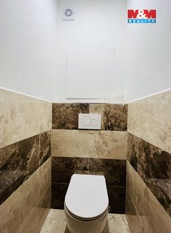 Nabízíme k pronájmu prostorný byt o dispozici 3+1 s balkonem