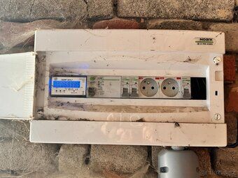 Pronajmu garáž / autodílnu / dřevodílnu, elektrina 220/380.