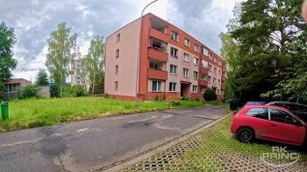 Nabízíme byt 2+1, 66m ve třetím patře bez výtahu v původním 