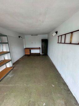 Nabízím k prodeji garáž o výměře 20 m² v klidné a dobře dost