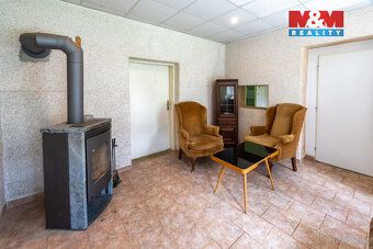 Nabízíme k prodeji rozlehlou nemovitost v malebné šumavské o