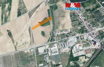 V katastrálním území Bzenec a Vracov v okrese Hodonín nabízí