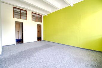 V centru Hradce Králové nabízíme k pronájmu kancelářské pros
