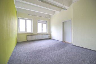 V centru Hradce Králové nabízíme k pronájmu kancelářské pros