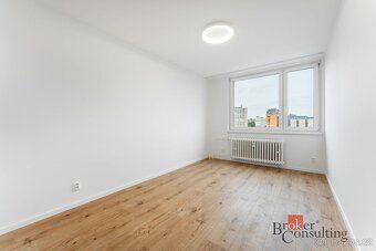 Zcela nově a nadstandardně zrekonstruovaný byt 3+kk ve 12. p