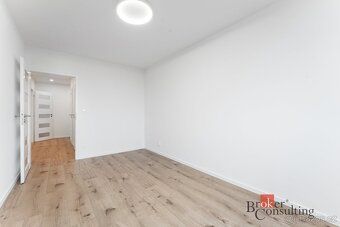 Zcela nově a nadstandardně zrekonstruovaný byt 3+kk ve 12. p