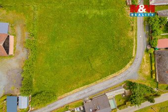 Prodej pozemku k bydlení o výměře 907 m² v katastrálním územ