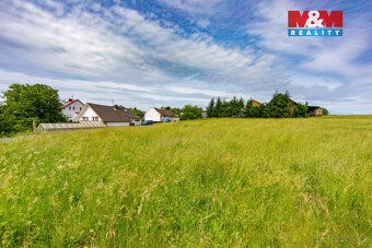 Prodej pozemku k bydlení o výměře 907 m² v katastrálním územ