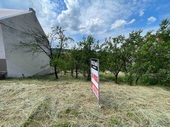 Prodej pozemku v obci Korytná o rozloze 629 m2. Obec Korytná