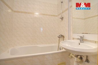 Nabízím k prodeji družstevní byt o dispozici 3+1 a podlahové