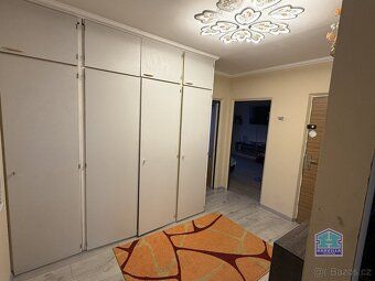 Ev.č. 00688 Nabízíme Vám k pronájmu byt o dispozici 2+1 a vý