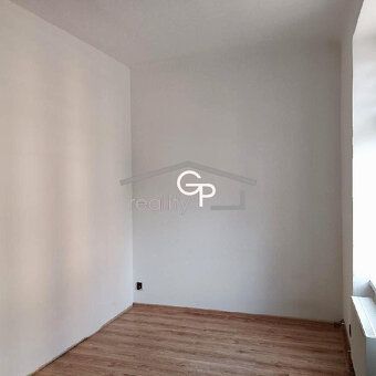 Nabízíme k pronájmu byt 3+1 s obytnou plochou cca 105 m2, na