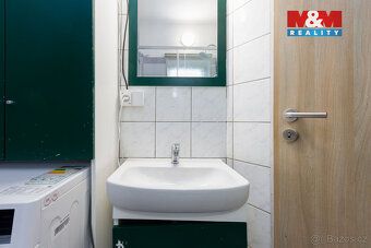 Nabízíme prostorný rodinný dům typu vila se dvěma samostatný