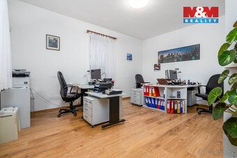 Hledáte prostorné bydlení pro dvě rodiny, kombinaci bydlení 