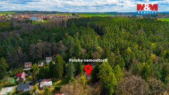 Útulná chata v klidném prostředí obklopeném zelení nabízí id