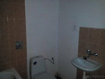 Pronajmu 2+1 se sníženými stropy na Střekově LEVNĚ Holý náje