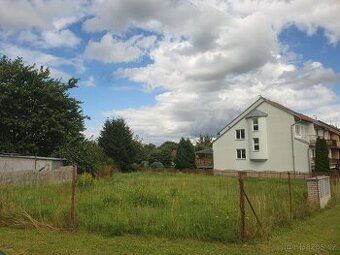 Sečení trávy a údržba pozemků – Jindřichův Hradec a okolí
Na