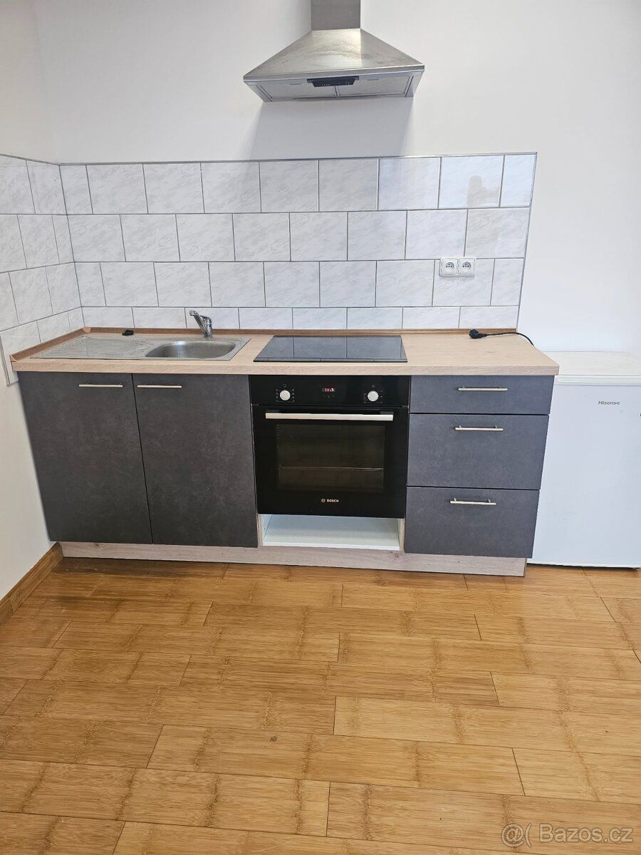 pronájem kanceláře v areálu k6 naproti supermarketu terno 40