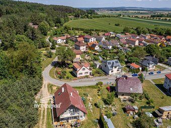 Ev.č. xMVD8746 V obci Soběkury nabízíme k prodeji prostorný 