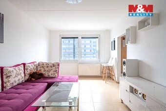 Nabízíme k prodeji prostorný byt o dispozici 3+1 v žádané lo