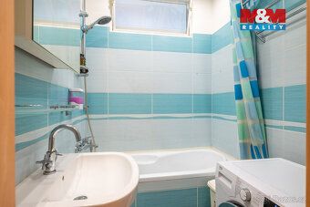 Nabízíme k prodeji prostorný byt o dispozici 3+1 v žádané lo