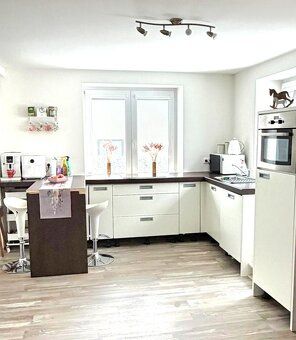 Prodej dvougeneračního domu 335m2 s pozemkem 1686m2 Blatno, 