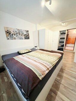 Prodej dvougeneračního domu 335m2 s pozemkem 1686m2 Blatno, 