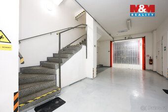 Nabízíme k pronájmu skladové a kancelářské prostory o celkov