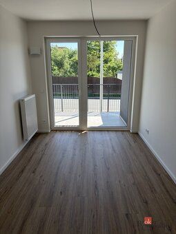 Pronájem bytu 2kk s balkonem a parkovacím stánímNabízím k pr
