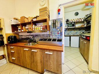 Přenechání pronájmu plně vybaveného bistra/restaurace za ods