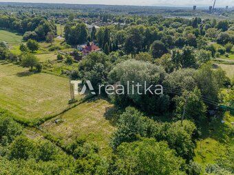 Nabízíme k prodeji pozemek o výměře 1 649 m² v klidné a příj