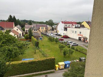 Nabízíme k prodeji slunný a prakticky řešený byt o dispozici