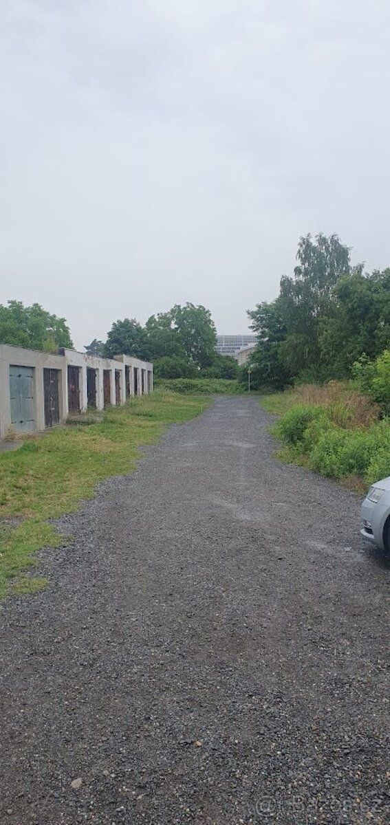 Nabízím k prodeji zděnou garáž o výměře 21 m² v lokalitě Pra