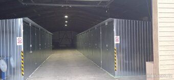 OSOBNÍ SKLADOVÉ BOXY v rekonstruované hale v Dolní Radechové