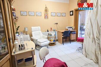 Nabízíme k prodeji klimatizované obchodní prostory 72 m² v s