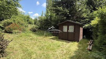 Ve výhradním zastoupení nabízíme velmi pěknou dřevěnou chatu